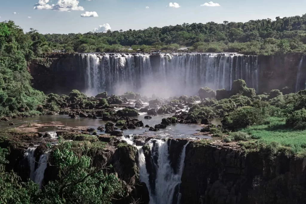 Iguaçu Falls Borders Brazil and Argentina, Making It a Must-Visit Natural Wonder